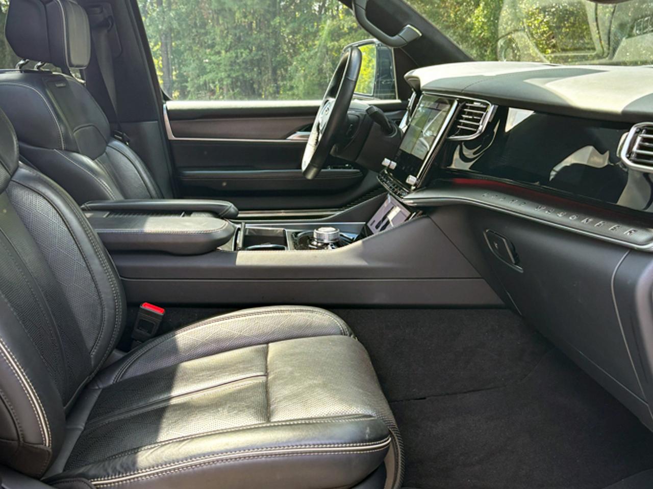 Jeep Grand Wagoneer L  2024