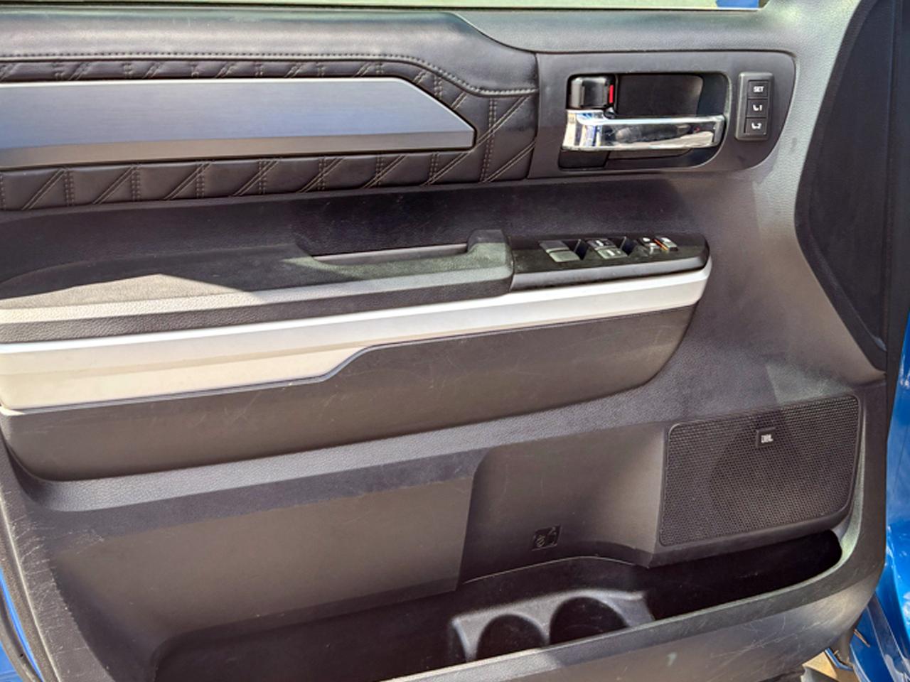 Toyota Tundra 4WD Platinum CrewMax 5.5' Bed 5.7L FFV (Natl) 2017
