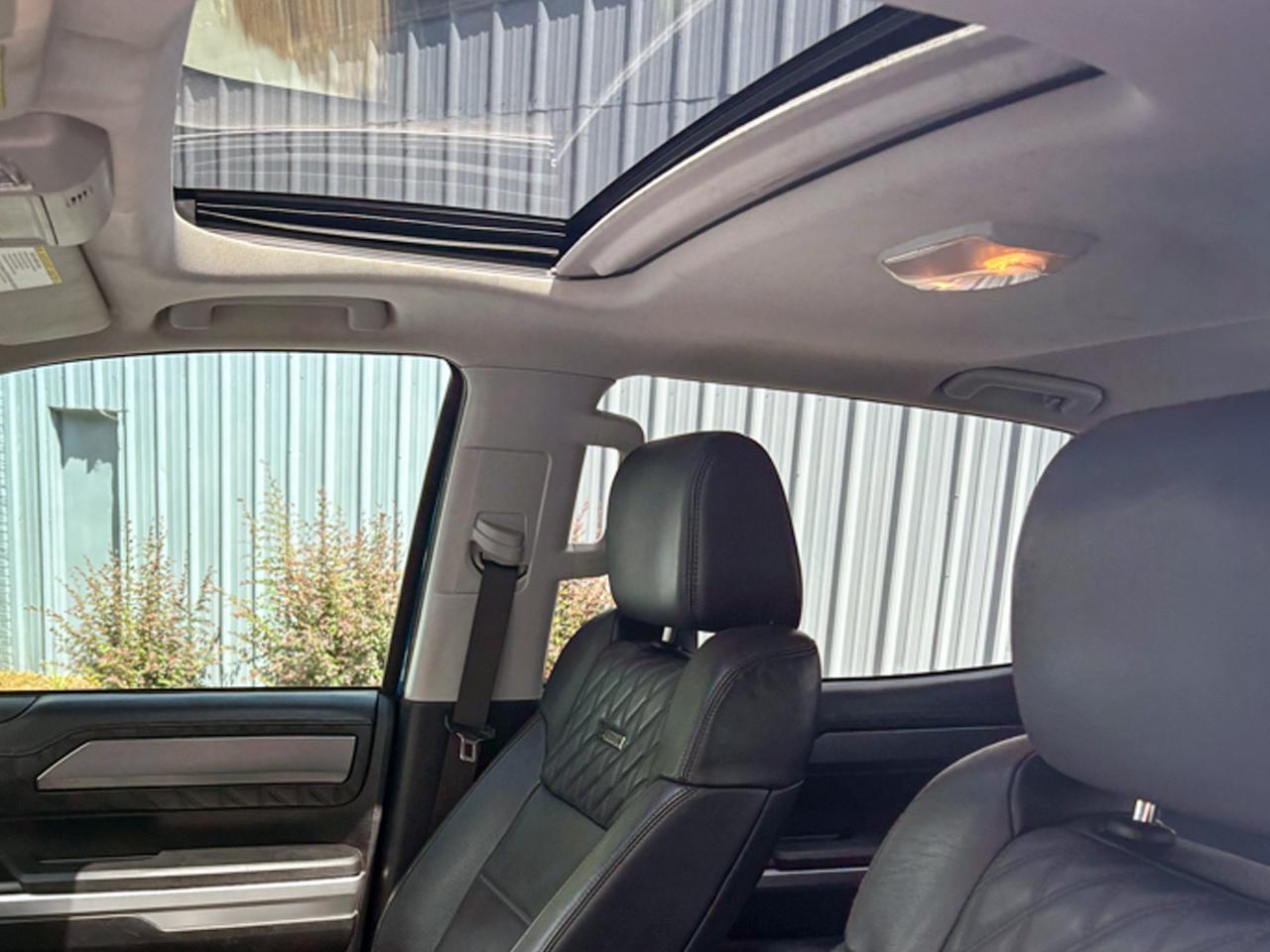 Toyota Tundra 4WD Platinum CrewMax 5.5' Bed 5.7L FFV (Natl) 2017