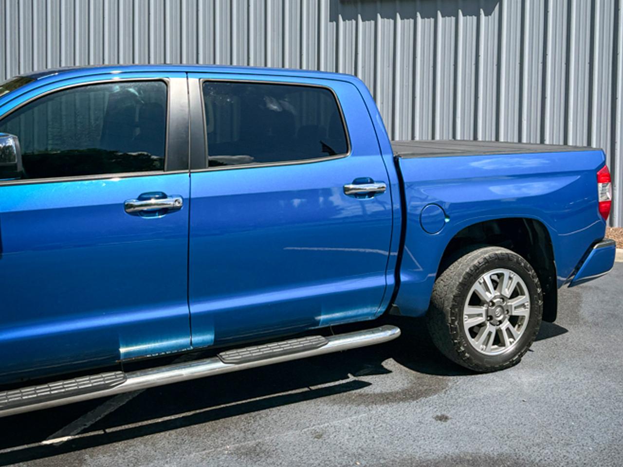 Toyota Tundra 4WD Platinum CrewMax 5.5' Bed 5.7L FFV (Natl) 2017