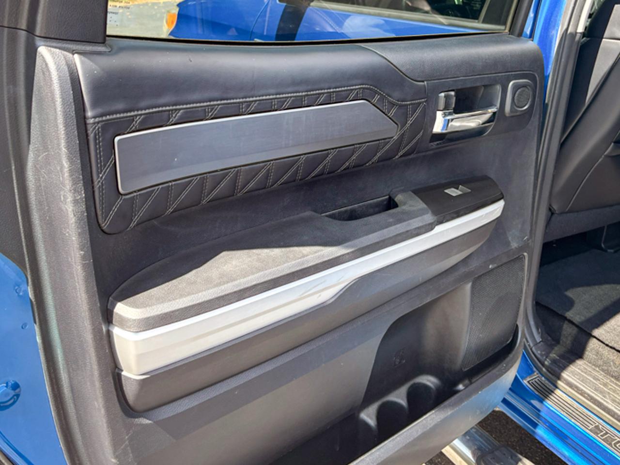 Toyota Tundra 4WD Platinum CrewMax 5.5' Bed 5.7L FFV (Natl) 2017