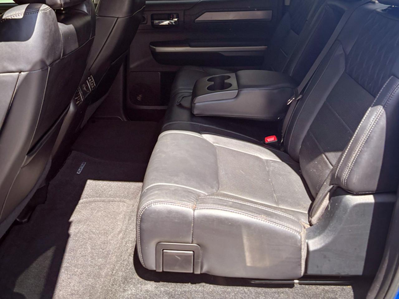 Toyota Tundra 4WD Platinum CrewMax 5.5' Bed 5.7L FFV (Natl) 2017