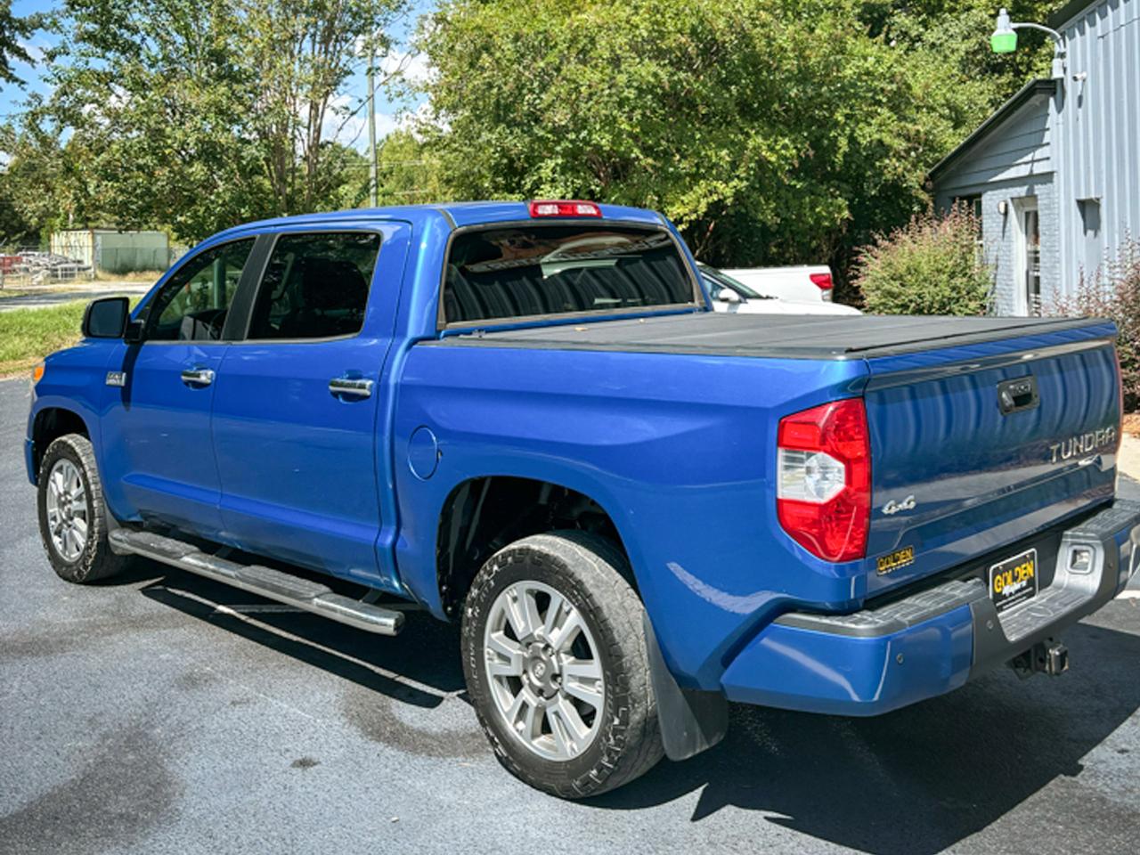 Toyota Tundra 4WD Platinum CrewMax 5.5' Bed 5.7L FFV (Natl) 2017