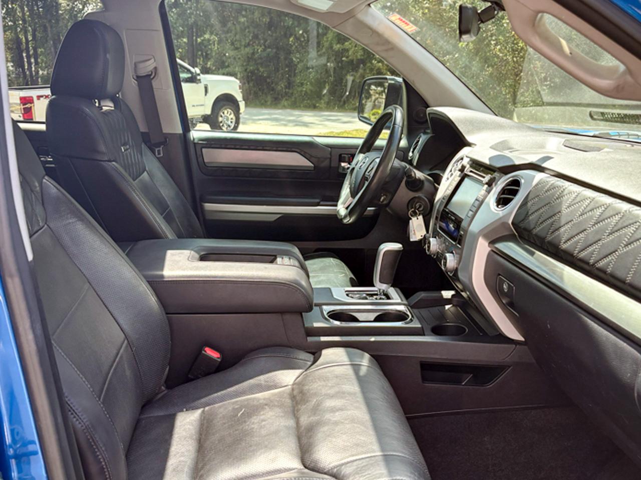 Toyota Tundra 4WD Platinum CrewMax 5.5' Bed 5.7L FFV (Natl) 2017