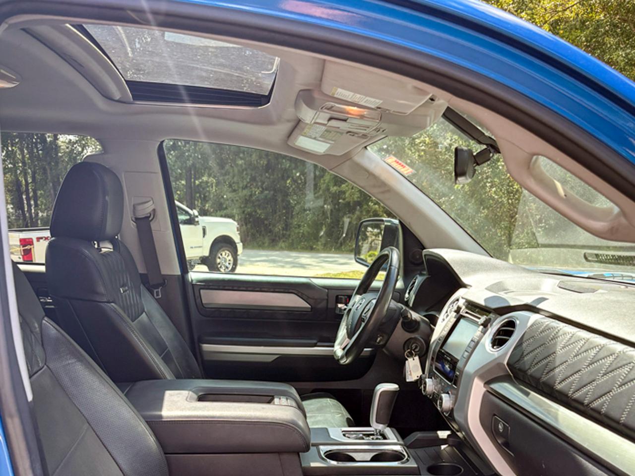 Toyota Tundra 4WD Platinum CrewMax 5.5' Bed 5.7L FFV (Natl) 2017
