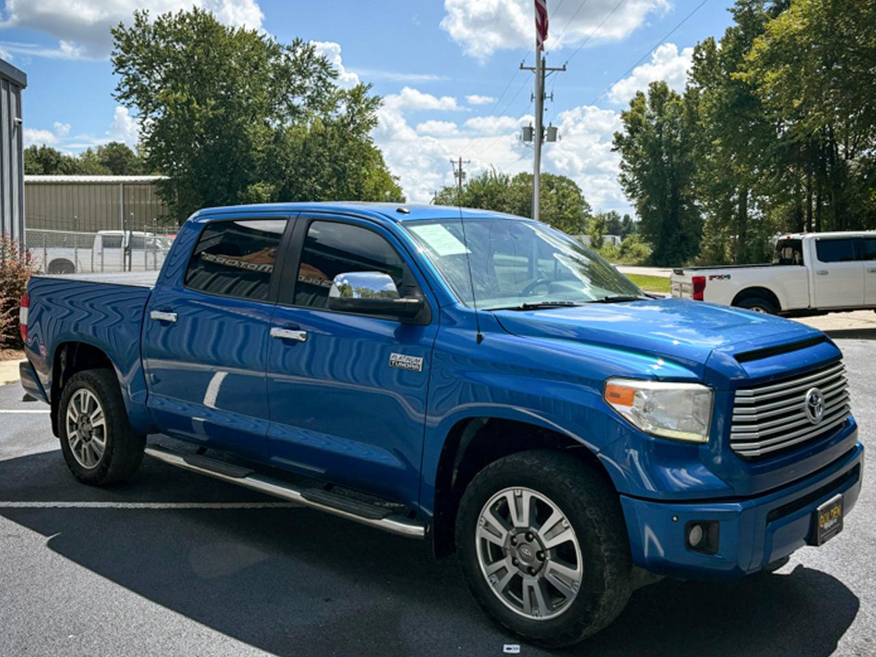 Toyota Tundra 4WD Platinum CrewMax 5.5' Bed 5.7L FFV (Natl) 2017