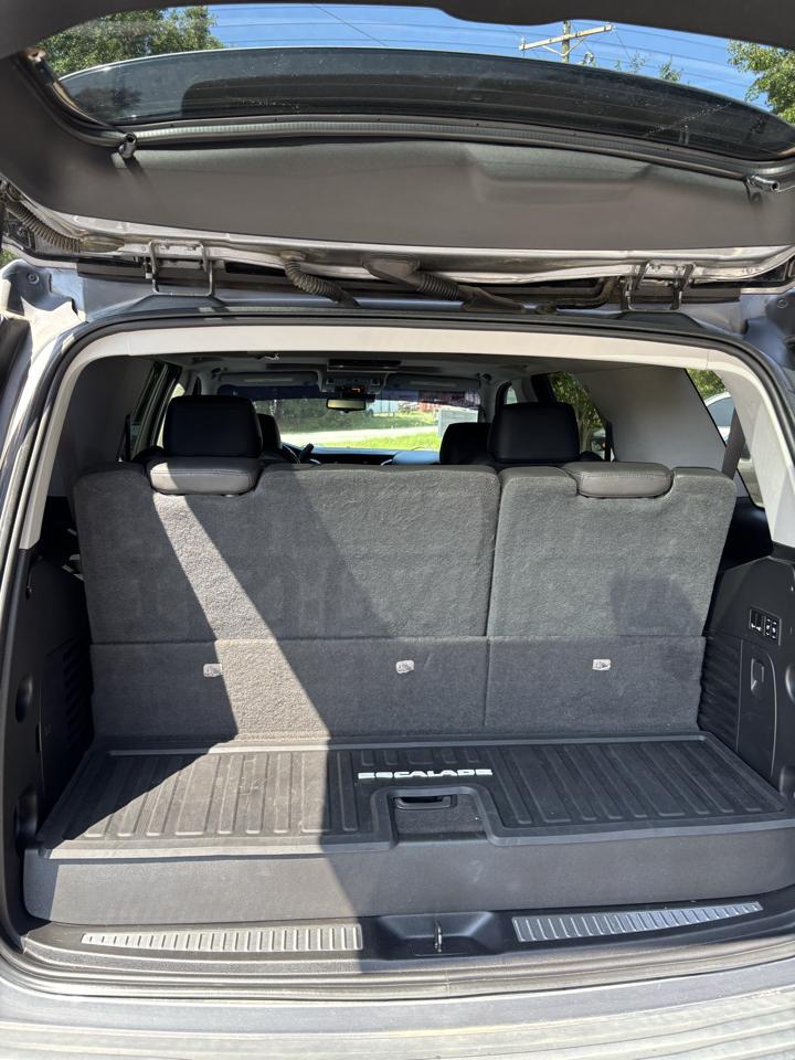 Cadillac Escalade 4WD 4dr Luxury 2019