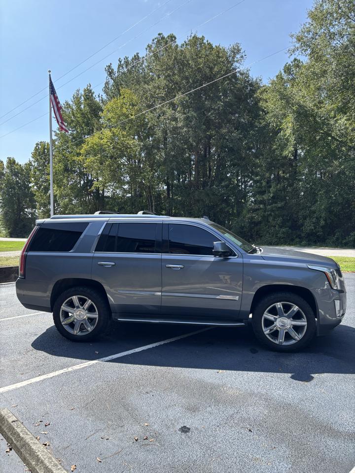 Cadillac Escalade 4WD 4dr Luxury 2019
