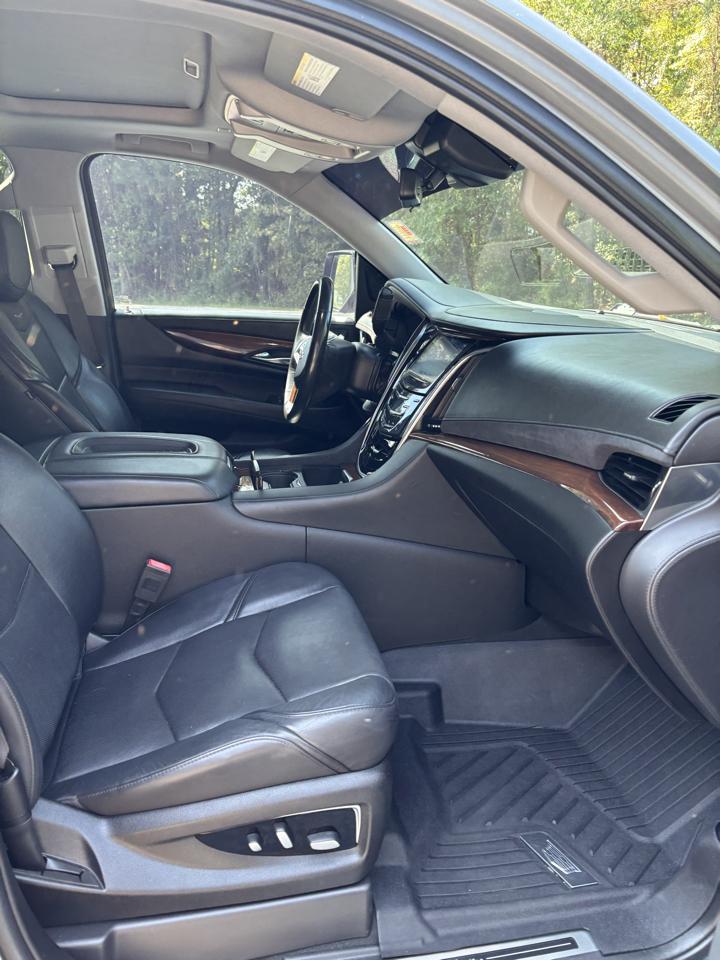 Cadillac Escalade 4WD 4dr Luxury 2019