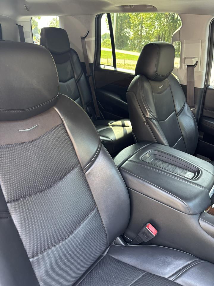 Cadillac Escalade 4WD 4dr Luxury 2019