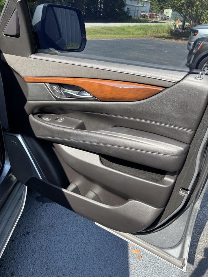 Cadillac Escalade 4WD 4dr Luxury 2019