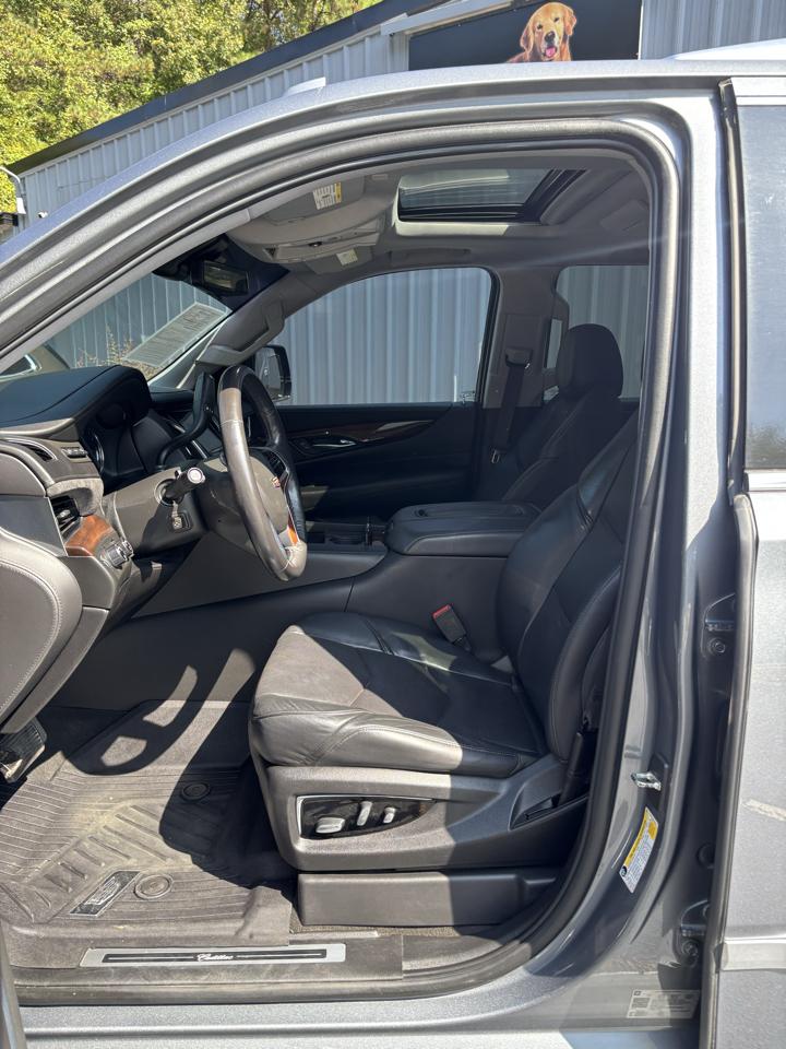 Cadillac Escalade 4WD 4dr Luxury 2019