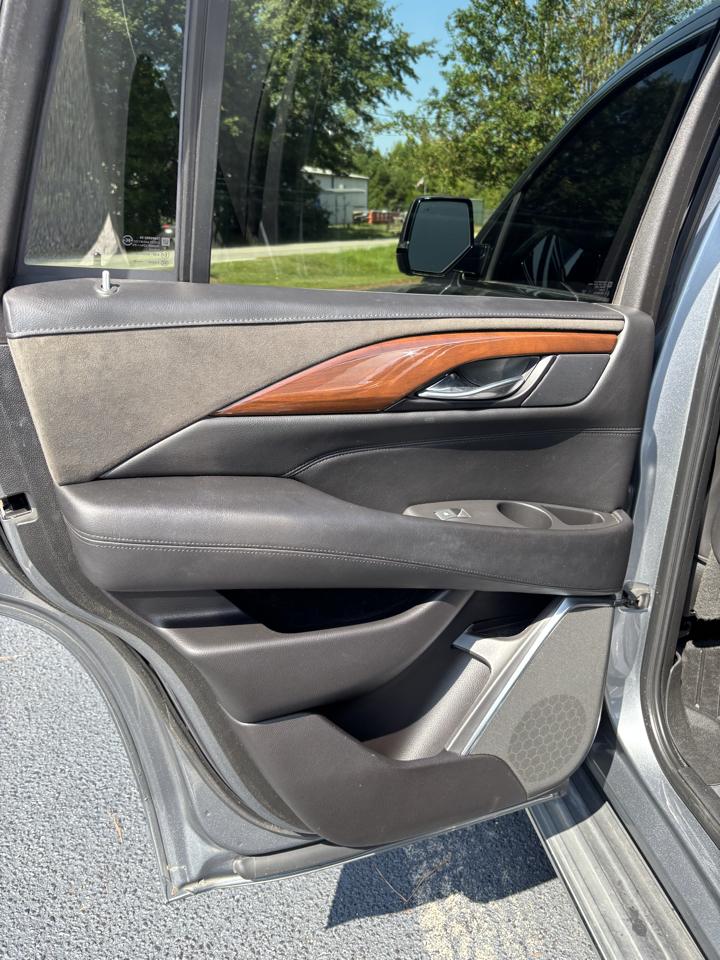 Cadillac Escalade 4WD 4dr Luxury 2019