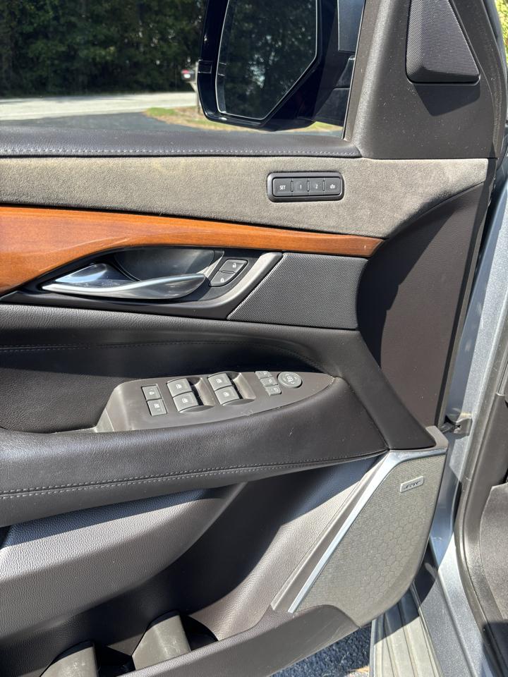 Cadillac Escalade 4WD 4dr Luxury 2019