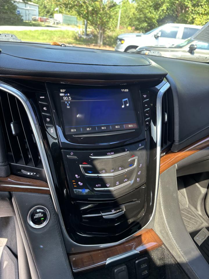 Cadillac Escalade 4WD 4dr Luxury 2019