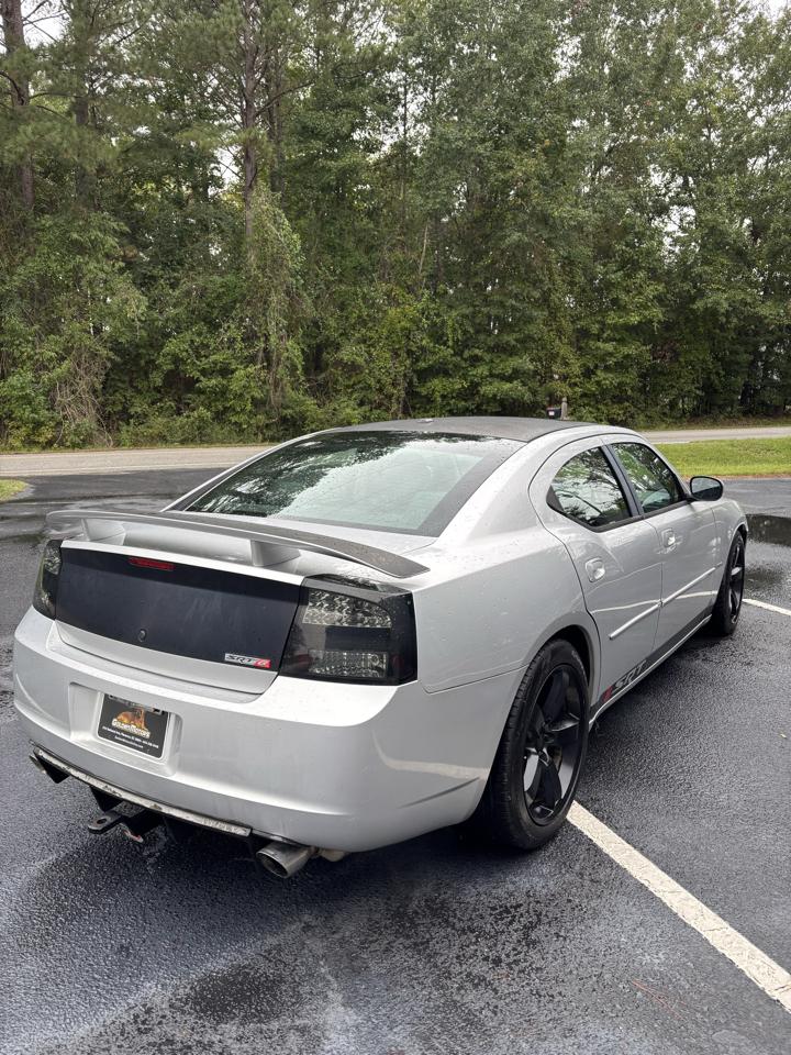 Dodge Charger 4dr Sdn SRT8 RWD 2007