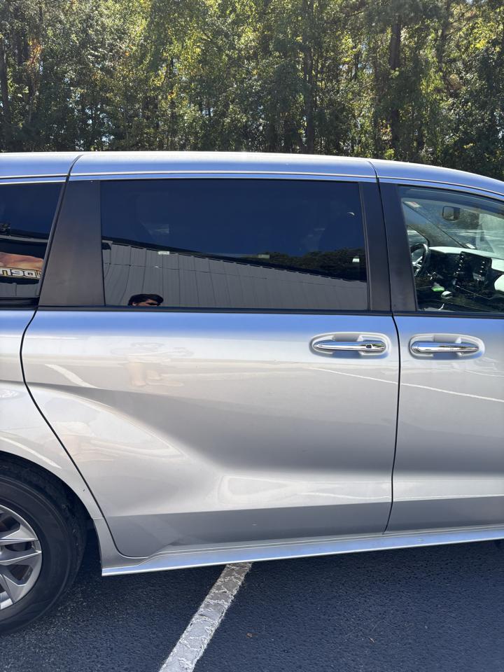 Toyota Sienna XLE FWD 7-Passenger (Natl) 2022