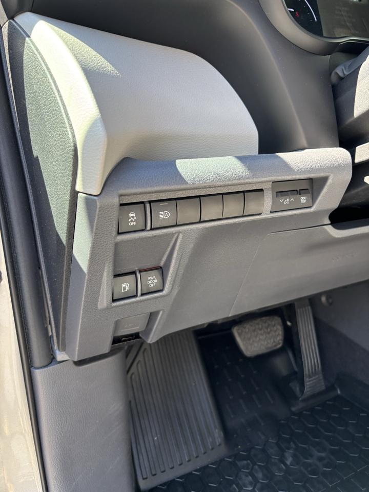 Toyota Sienna XLE FWD 7-Passenger (Natl) 2022