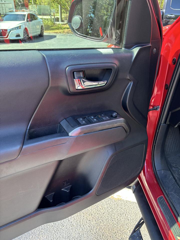 Toyota Tacoma 4WD TRD Sport Double Cab 5' Bed V6 AT (Natl) 2019