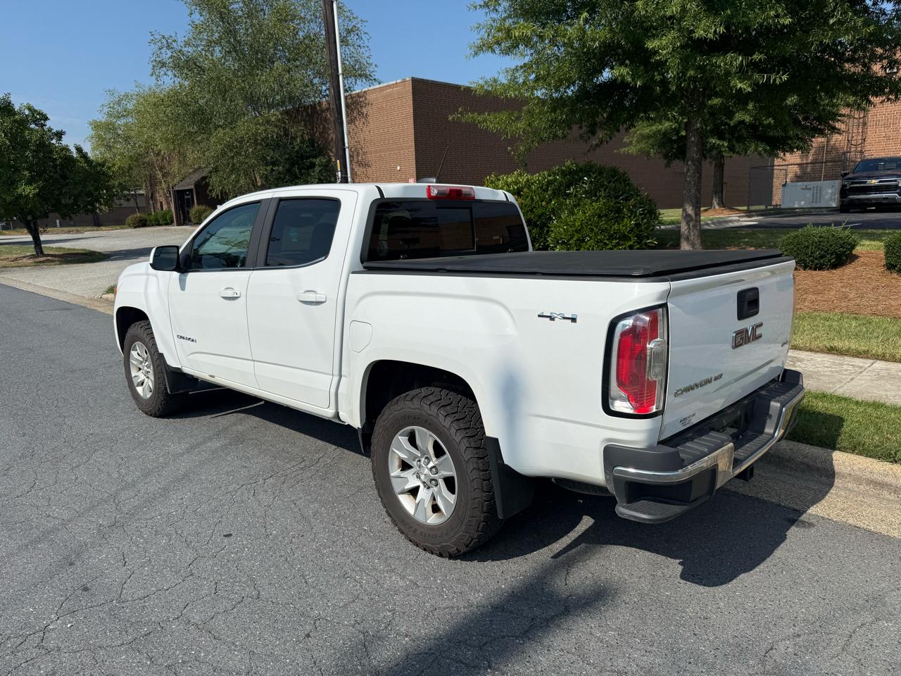 2018 GMC Canyon SLE - Photo 8