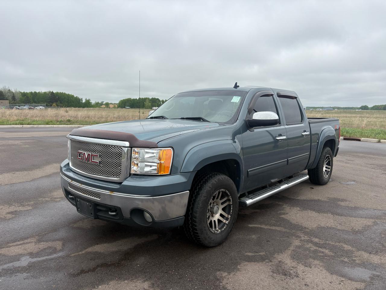 2010 GMC Sierra 4WD Crew Cab SLE SWB's photo