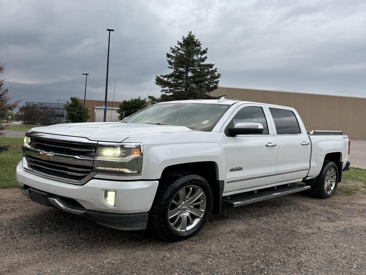 2016 Chevrolet Silverado 1500 4WD Crew Cab 143.5" High Country