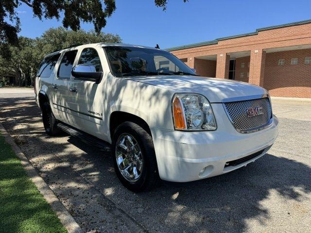 2009 GMC Yukon XL SLT-1 1/2 Ton 4WD