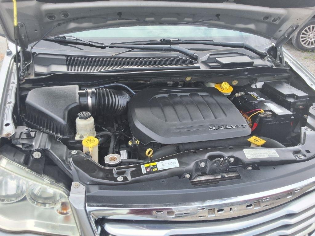 Chrysler Town & Country Touring 2013