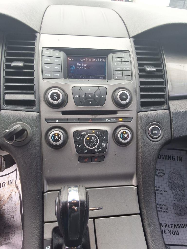 Ford Taurus SEL FWD 2016