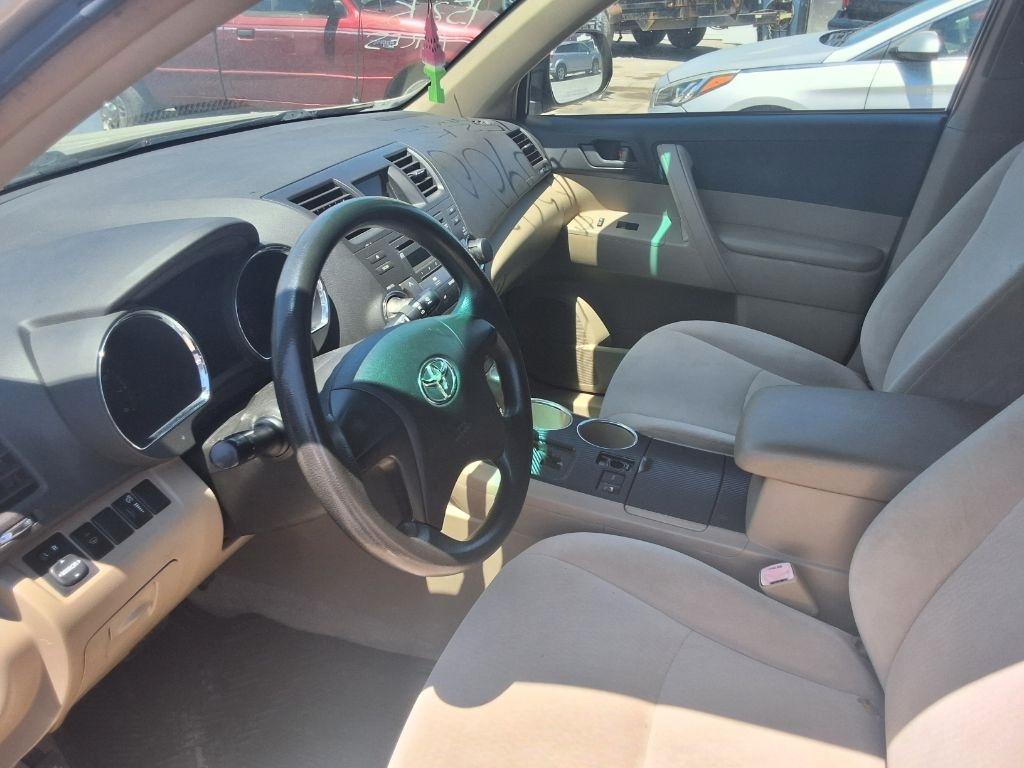 Toyota Highlander Base 4WD 2008