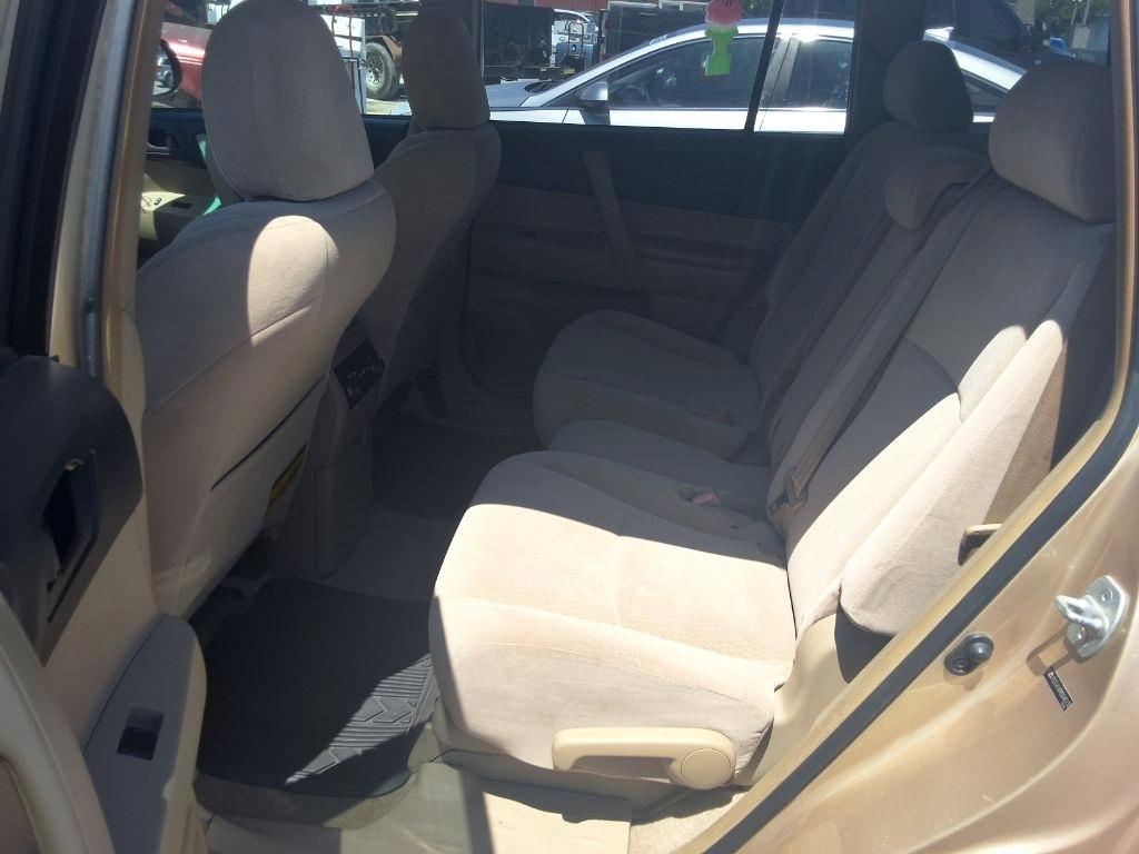 Toyota Highlander Base 4WD 2008
