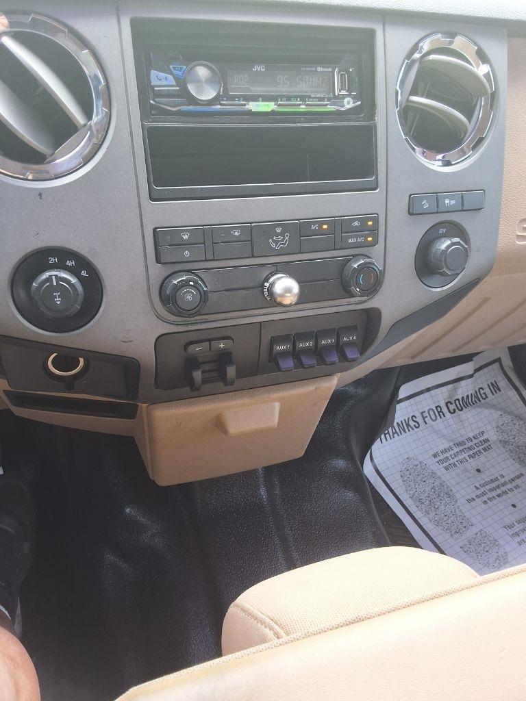 Ford F-250 SD XL Crew Cab 4WD 2012