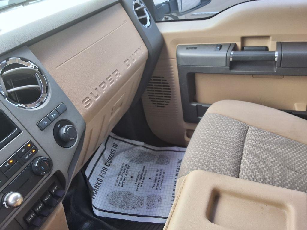 Ford F-250 SD XL Crew Cab 4WD 2012