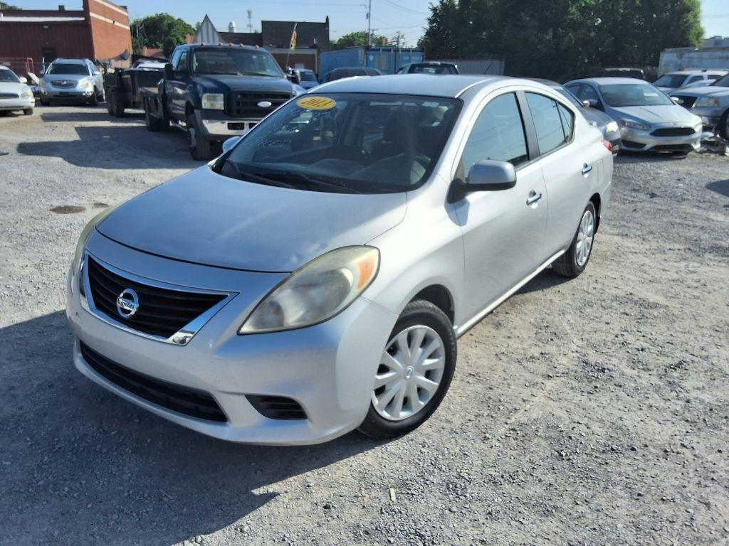Nissan Versa 1.6 S 4A 2013