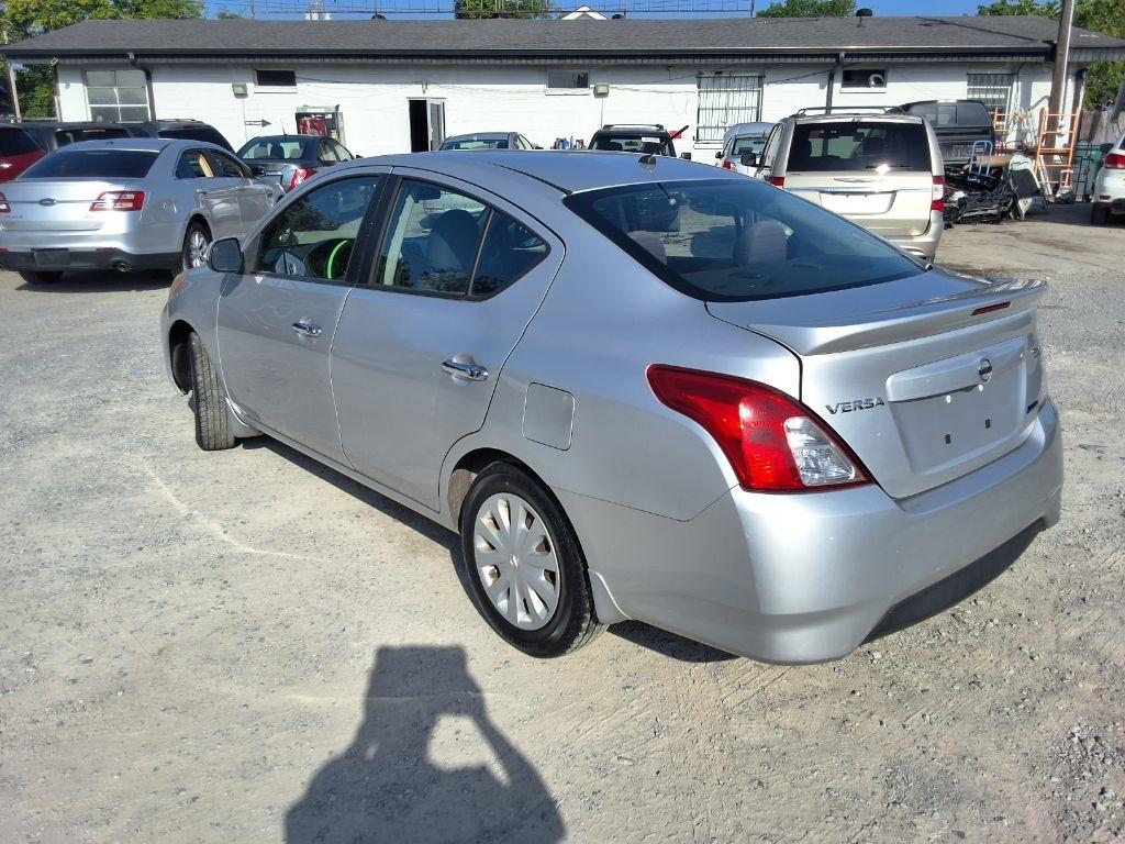 Nissan Versa 1.6 S 4A 2013