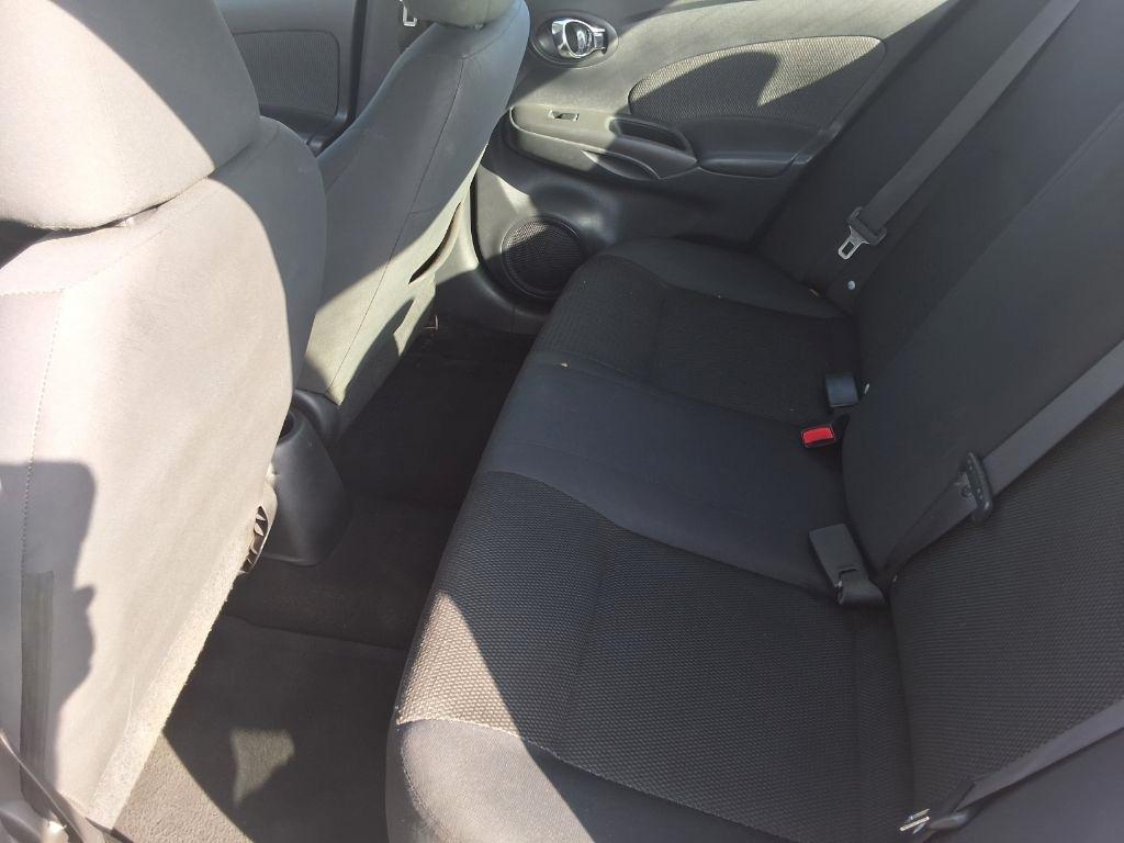 Nissan Versa 1.6 S 4A 2013