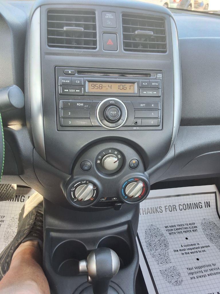 Nissan Versa 1.6 S 4A 2013
