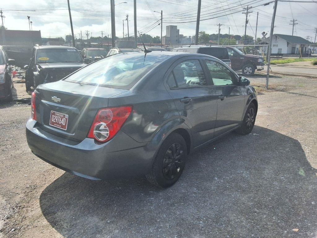 Chevrolet Sonic LS Auto Sedan 2013