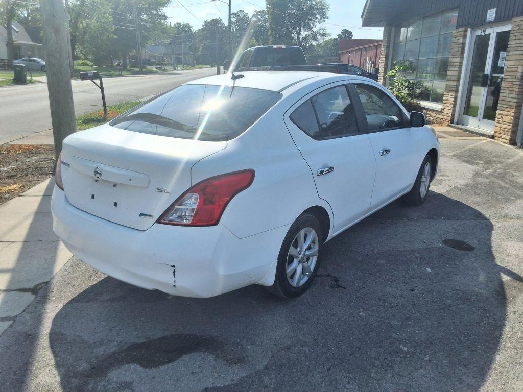 Nissan Versa 1.6 S Sedan 2012