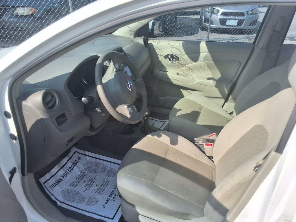 Nissan Versa 1.6 S Sedan 2012