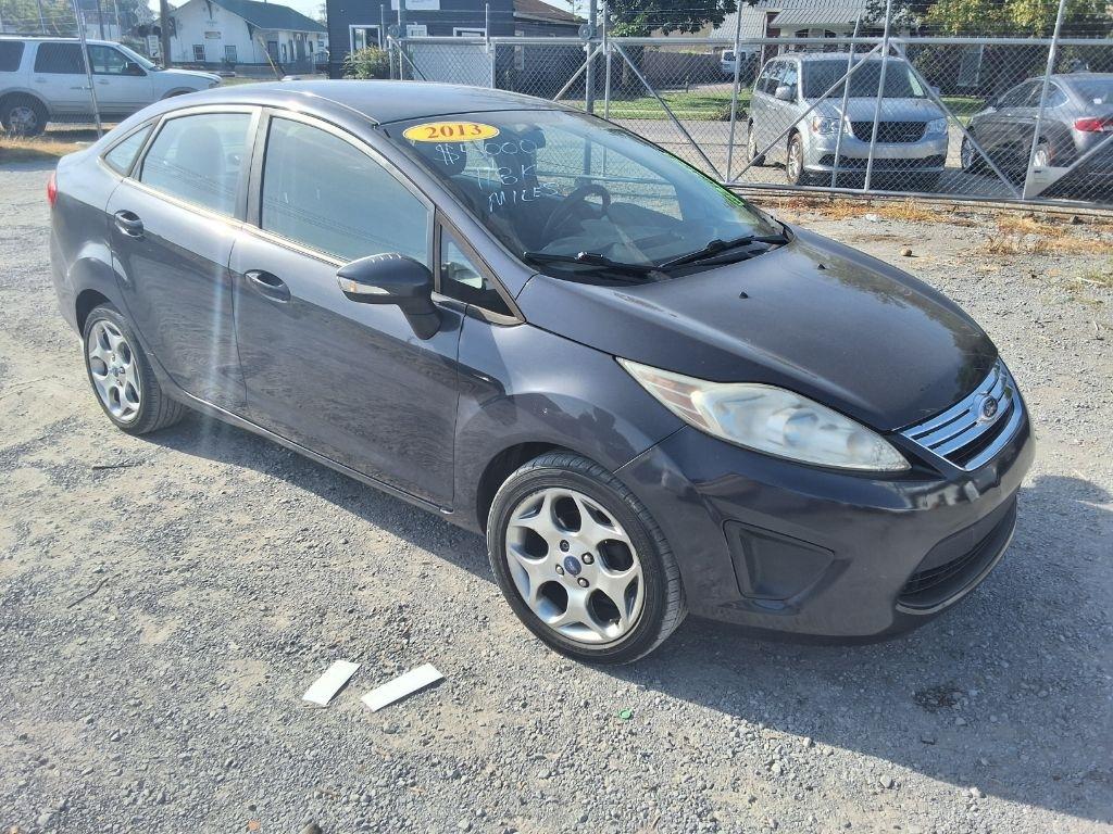 Ford Fiesta SE Sedan 2013