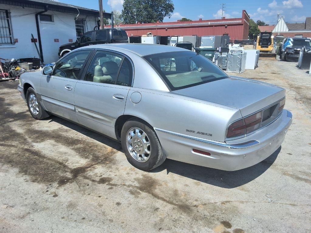 Buick Park Avenue Sedan 2002