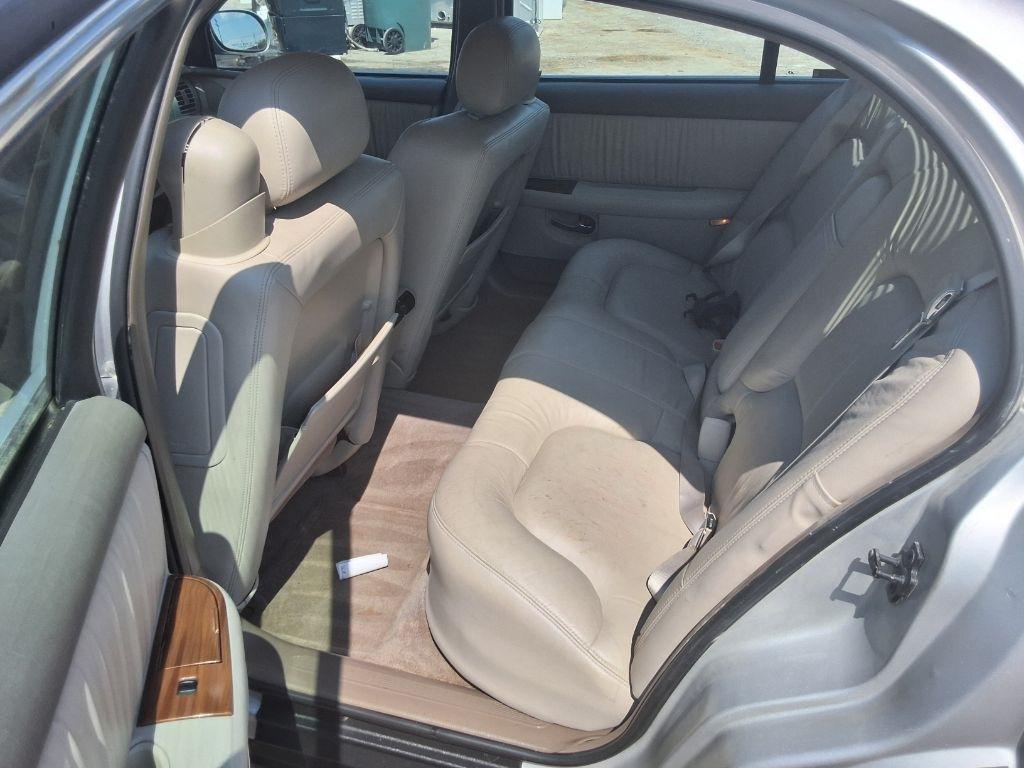 Buick Park Avenue Sedan 2002