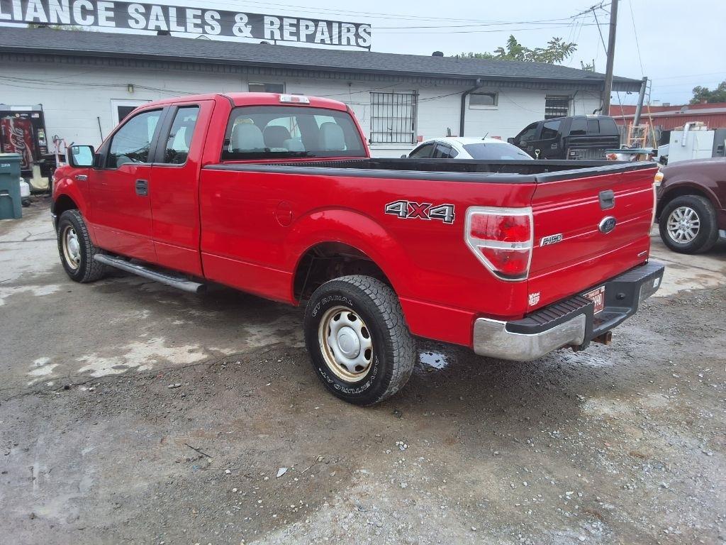 Ford F-150 XL SuperCab 8-ft. Bed 4WD 2013
