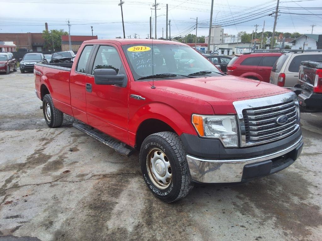 Ford F-150 XL SuperCab 8-ft. Bed 4WD 2013