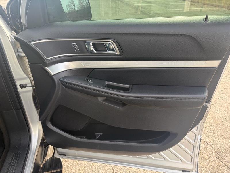 Ford Explorer 2WD 4dr V6 XLT 2017