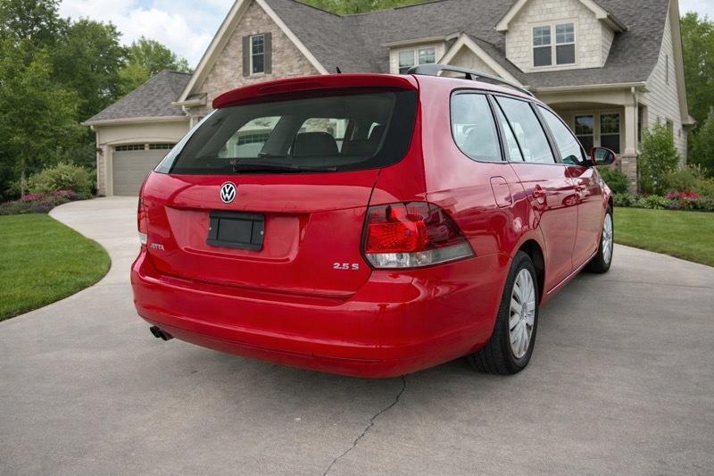 Volkswagen Jetta 2.5L w/ Sunroof 2014