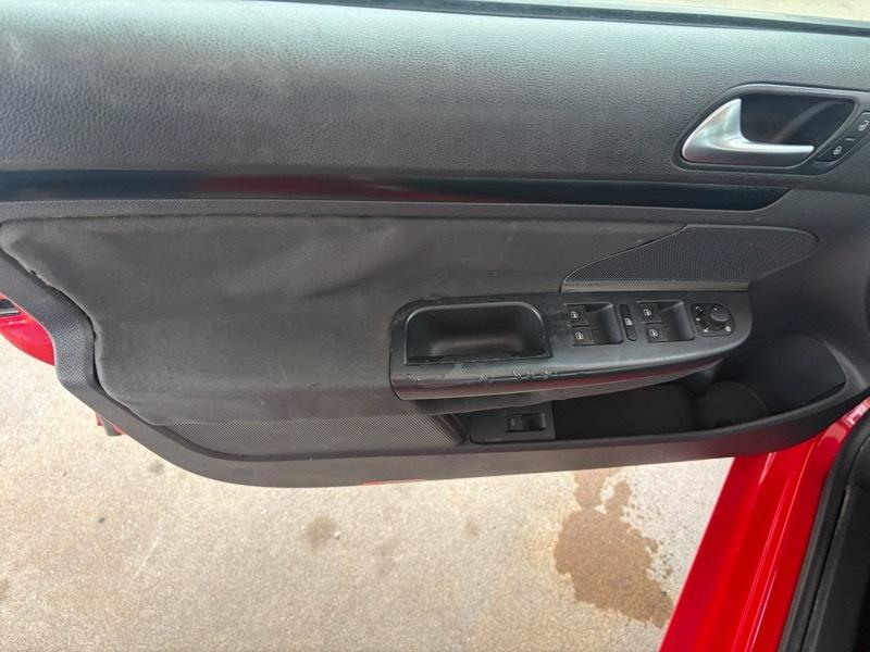 Volkswagen Jetta 2.5L w/ Sunroof 2014