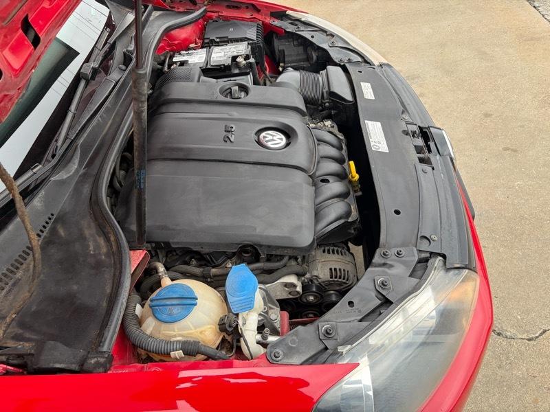 Volkswagen Jetta 2.5L w/ Sunroof 2014