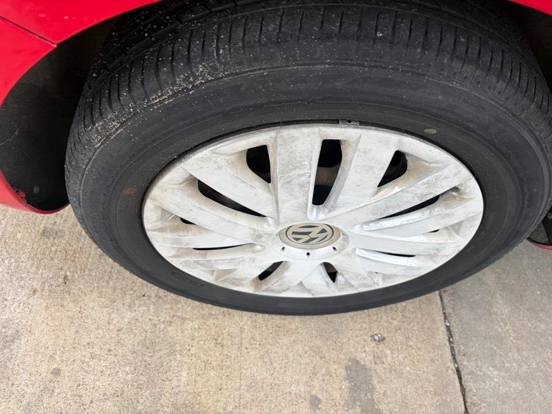 Volkswagen Jetta 2.5L w/ Sunroof 2014